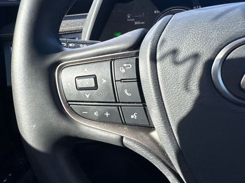 Used 2024 Lexus UX 250h FWD w/ Premium Package image 22