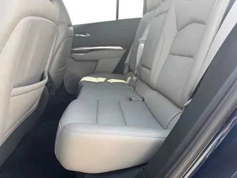 Used 2022 Cadillac XT4 Luxury w/ Cold Weather Package FWD image 17