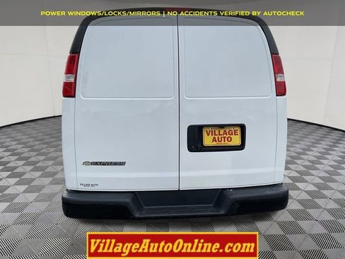 Used 2018 Chevrolet Express 2500 w/ Driver Convenience Package image 3