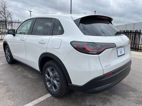 Certified 2026 Honda HR-V LX image 6