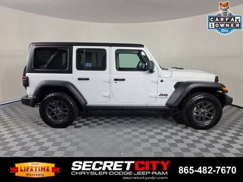 Used 2024 Jeep Wrangler Unlimited Sport AWD/4WD image 8