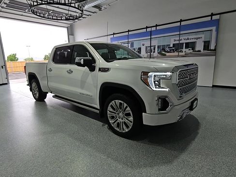 Used 2022 GMC Sierra 1500 Denali w/ Denali Premium Package AWD/4WD image 2