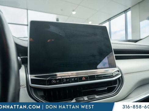 Used 2022 Jeep Compass Limited AWD/4WD image 7