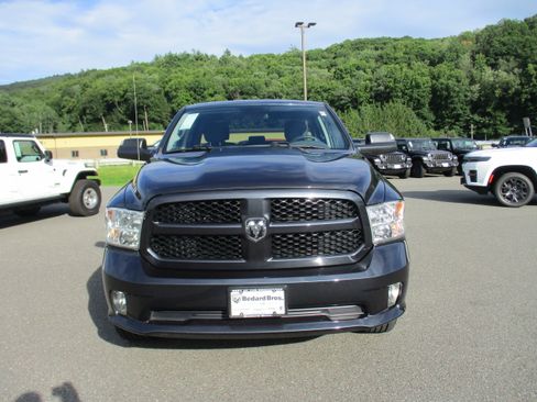Used 2019 RAM 1500 Express w/ Express Value Package AWD/4WD image 2