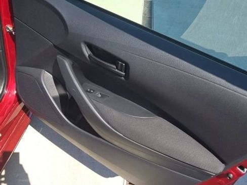 Used 2025 Toyota Corolla LE FWD image 27