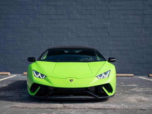 Used 2019 Lamborghini Huracan Performante image 3