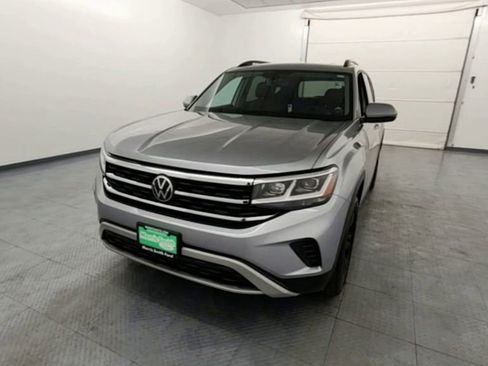 Used 2023 Volkswagen Atlas SE image 3