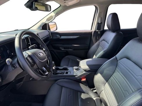 Used 2025 Ford Ranger Lariat w/ FX4 Off-Road Package image 10