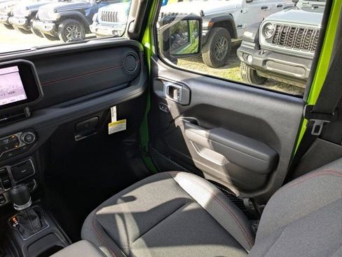 New 2026 Jeep Wrangler Unlimited Rubicon AWD/4WD image 17
