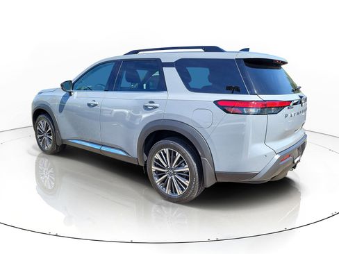 New 2026 Nissan Pathfinder Platinum AWD/4WD image 3