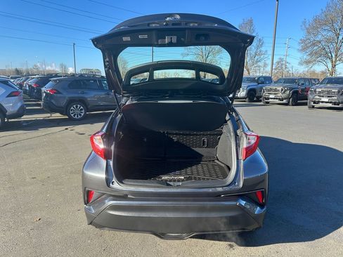 Used 2020 Toyota C-HR LE image 11