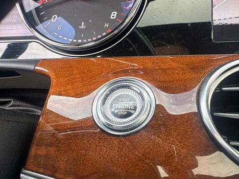 Used 2018 Mercedes-Benz E 300 image 25