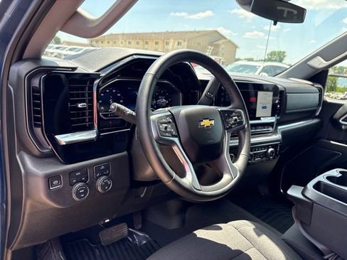 Used 2024 Chevrolet Silverado 1500 LT AWD/4WD image 17