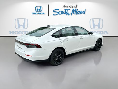 New 2025 Honda Accord SE image 6