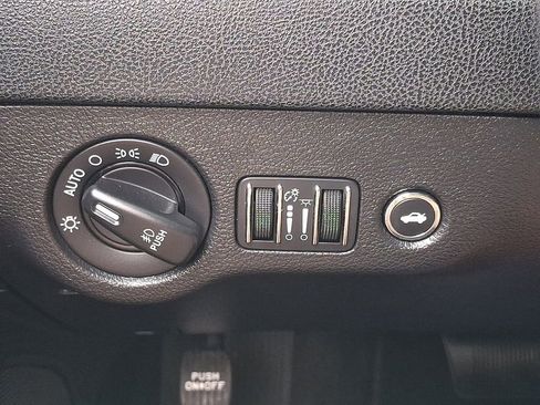 Used 2013 Chrysler 300 w/ Driver Convenience Group RWD image 26