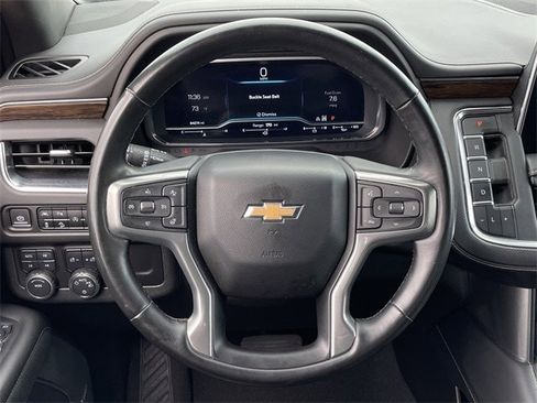 Used 2023 Chevrolet Suburban Premier image 12