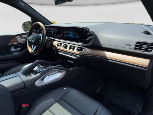 Used 2022 Mercedes-Benz GLS 450 4MATIC image 23