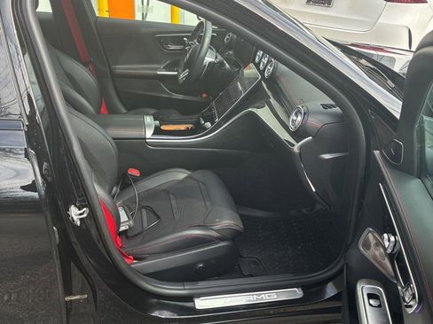 Used 2023 Mercedes-Benz C 43 AMG 4MATIC Sedan image 4