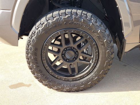 Used 2022 Toyota Tundra Limited image 14