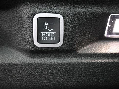 New 2025 Jeep Grand Cherokee L Limited w/ Luxury Tech Group II image 25