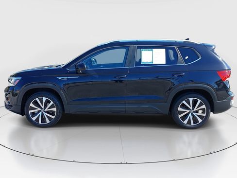 Used 2022 Volkswagen Taos SE FWD image 8