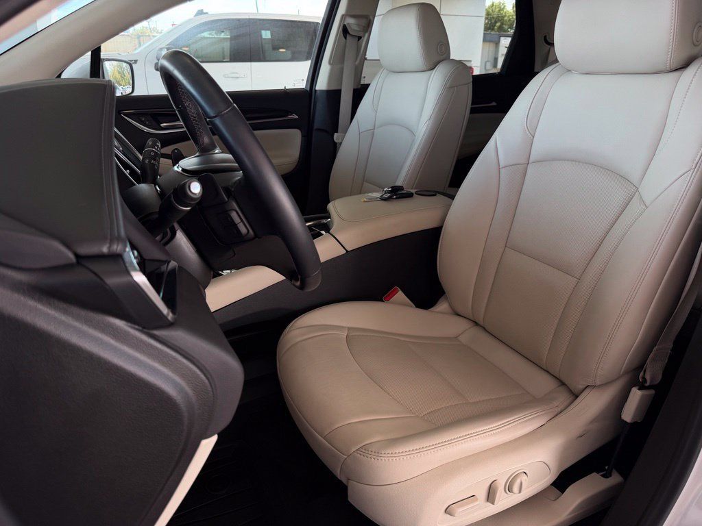 Used 2022 Buick Enclave Essence w/ Sport Touring Edition FWD image 14