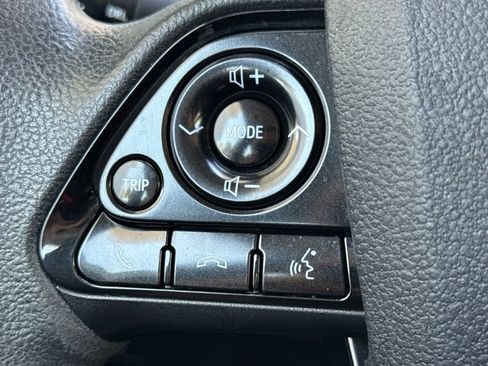 Used 2019 Toyota Prius LE w/ Preferred Accessory Package AWD/4WD image 25