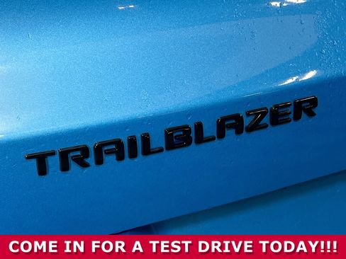 Used 2025 Chevrolet TrailBlazer RS w/ Convenience Package image 32