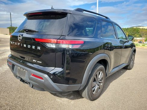 Used 2022 Nissan Pathfinder SV w/ SV Premium Package image 29