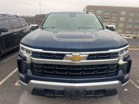 Used 2022 Chevrolet Silverado 1500 LT w/ Z71 Off-Road Package image 7