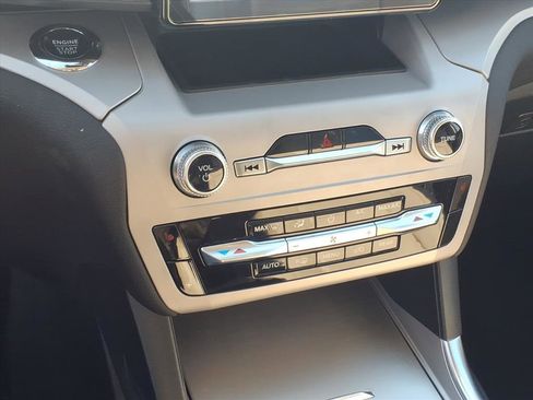 Used 2023 Ford Explorer XLT w/ Equipment Group 202A image 12