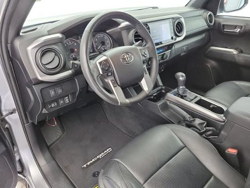 Used 2021 Toyota Tacoma Limited RWD image 18