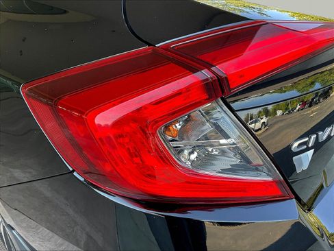 Used 2019 Honda Civic Sport image 21