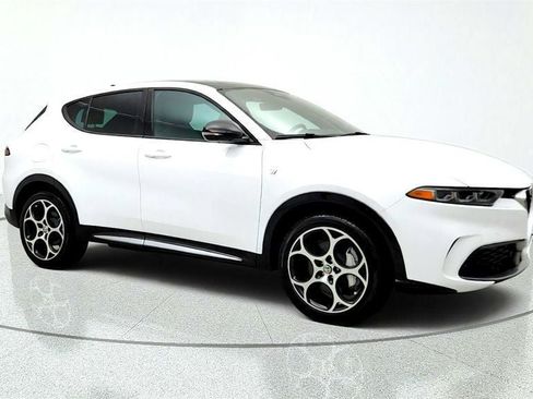 Used 2024 Alfa Romeo Tonale Ti AWD/4WD image 3