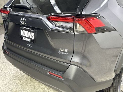 Used 2025 Toyota RAV4 XLE AWD/4WD image 38
