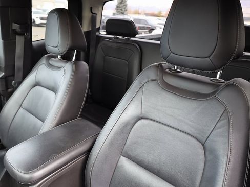 Used 2015 GMC Canyon SLT w/ Driver Alert Package image 16