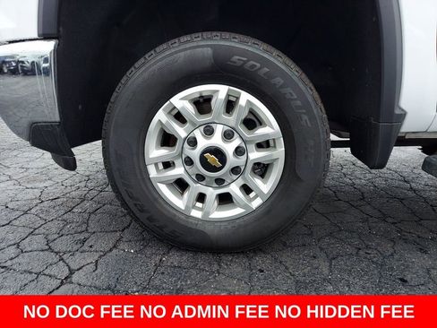 Used 2024 Chevrolet Silverado 2500 LT AWD/4WD image 29