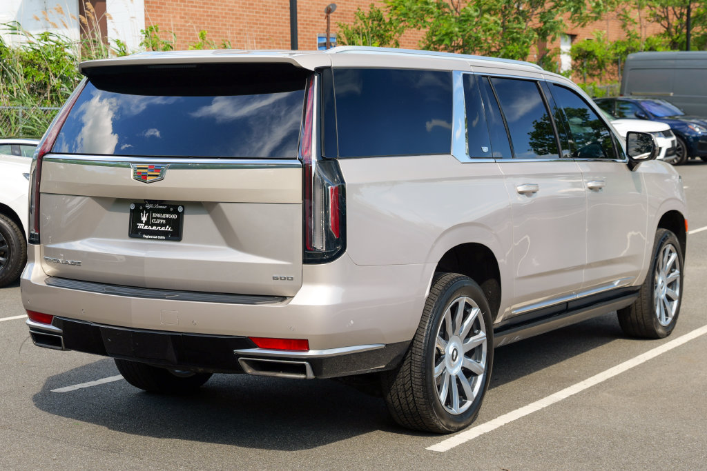 Used 2024 Cadillac Escalade ESV Premium Luxury Platinum AWD/4WD image 7