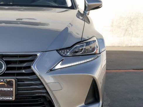Used 2019 Lexus IS 350 image 48