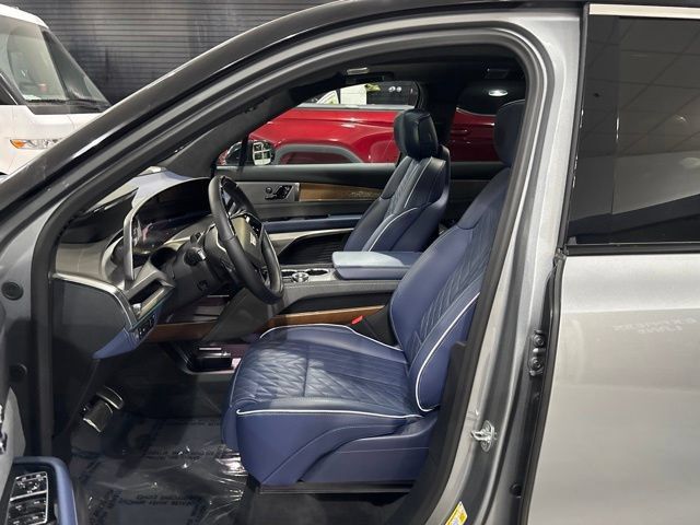 Certified 2026 Cadillac Vistiq Premium Luxury AWD/4WD image 13