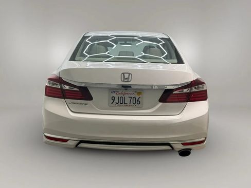 Used 2017 Honda Accord LX image 8