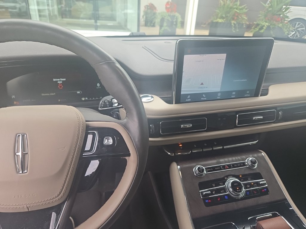 Used 2023 Lincoln Aviator Reserve w/ Equipment Group 201A AWD/4WD image 9