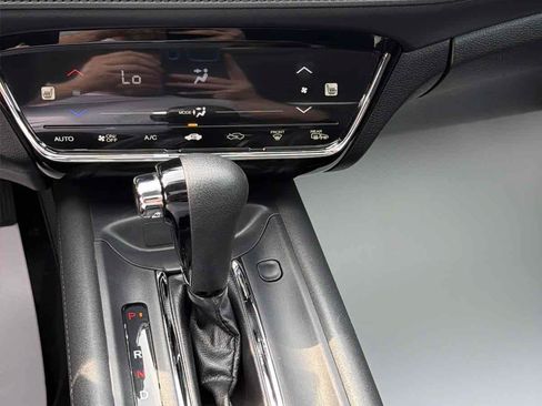 Used 2018 Honda HR-V EX image 23