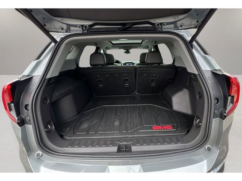 Certified 2024 GMC Terrain SLT w/ Infotainment Package II image 30