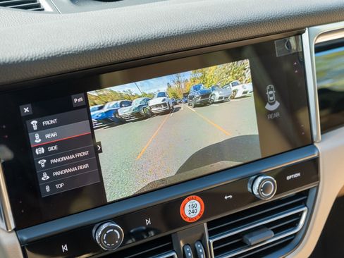 Certified 2026 Porsche Macan AWD/4WD image 28