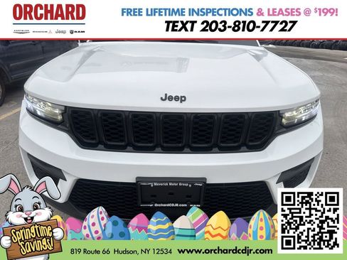 Used 2023 Jeep Grand Cherokee Altitude AWD/4WD image 9