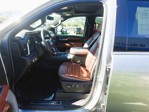 Used 2024 GMC Sierra 2500 Denali Ultimate image 14