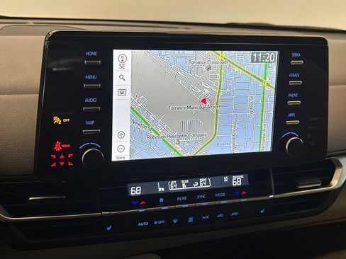 Used 2023 Toyota Sienna XLE w/ XLE Plus Package FWD image 21