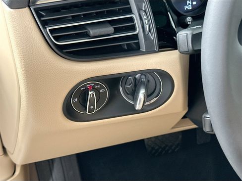 Certified 2026 Porsche Macan image 35