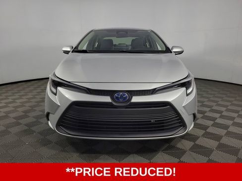 Used 2024 Toyota Corolla LE w/ LE Convenience Package image 2